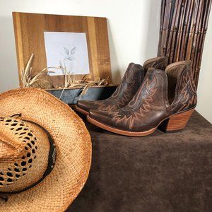 Ariat Dixon Cowgirl Boot Premium Full Grain Leather/ Size 9B/ Man Made